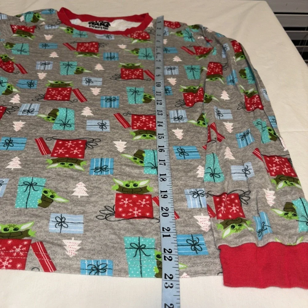 Star Wars Baby Yoda Christmas Sweater‎ Size Small, Two Piece